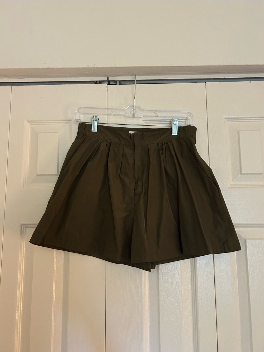 Maje Paris Olive Army Green Pleated Shorts Size 36 (S/2-4)
